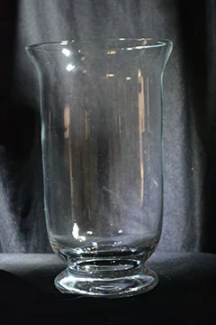 LOW-142: Flared & Footed Vase