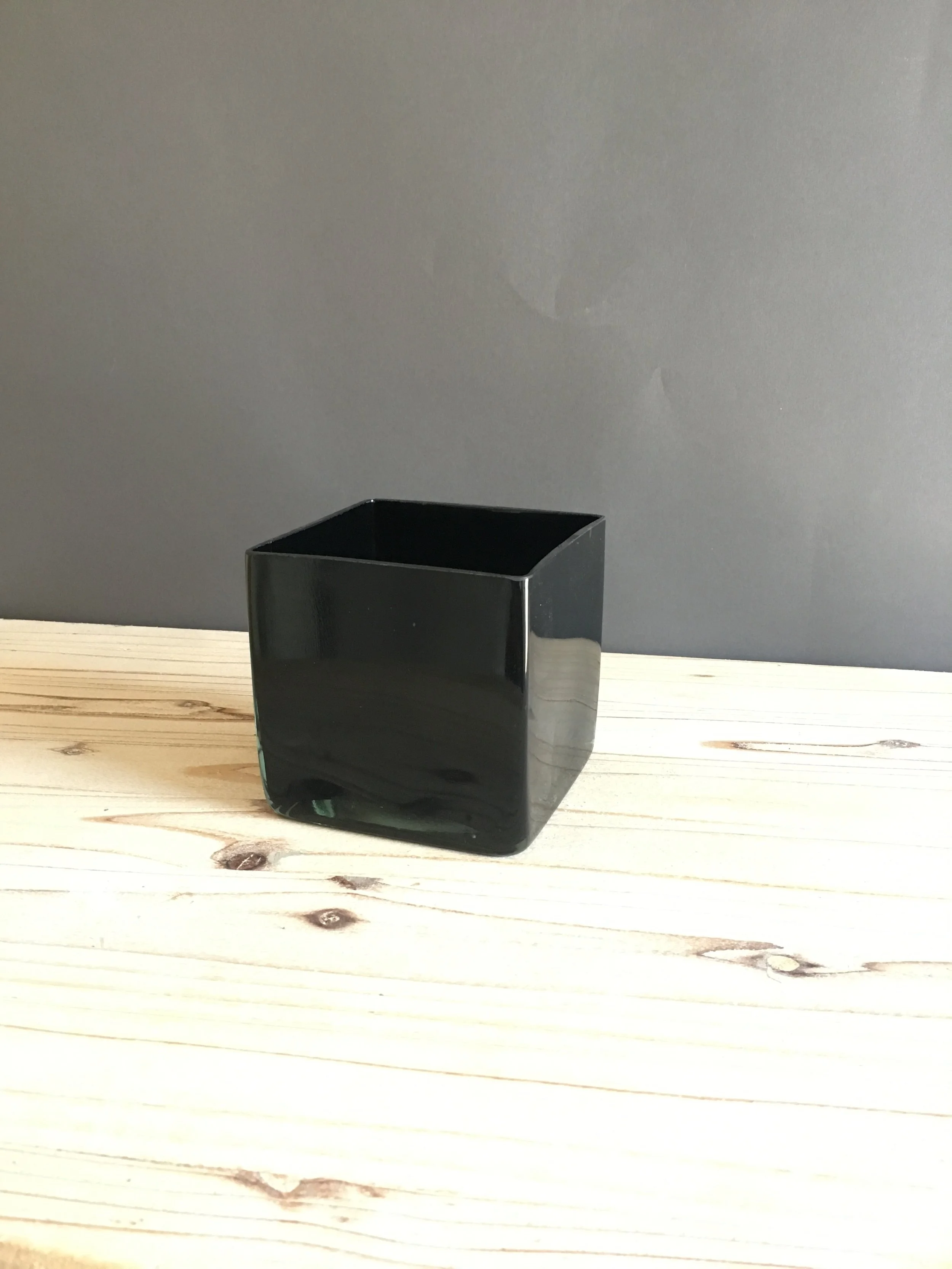 LOW-175: Black Glass Cube