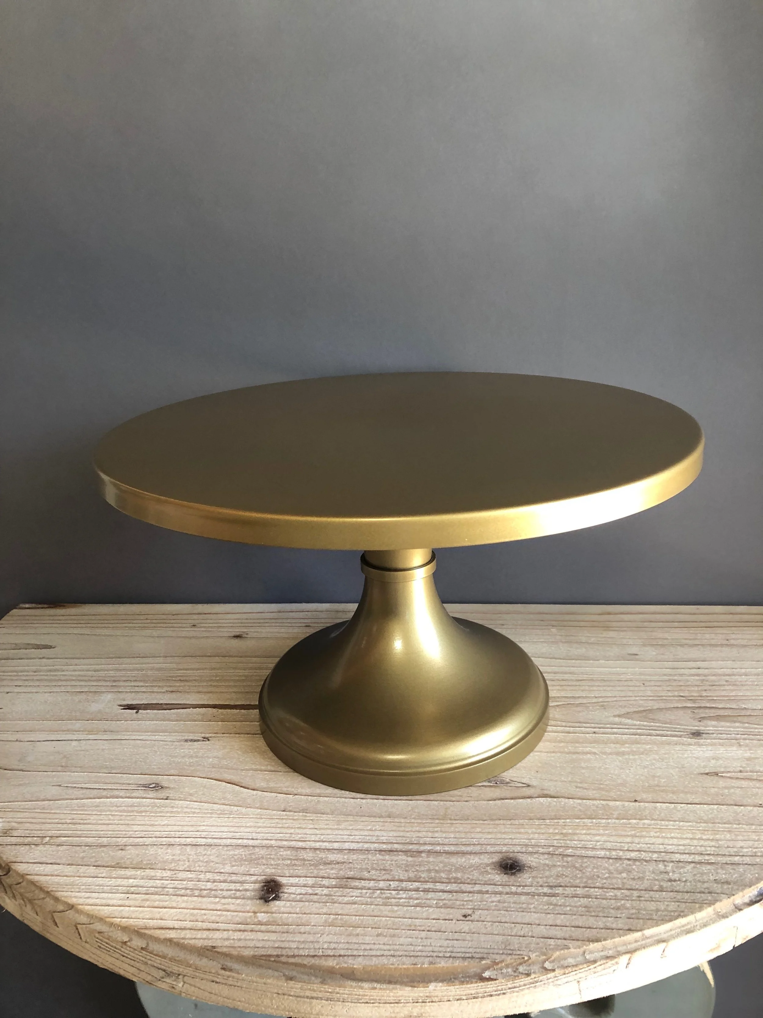 CDS-040: Classic Gold Cake Stand