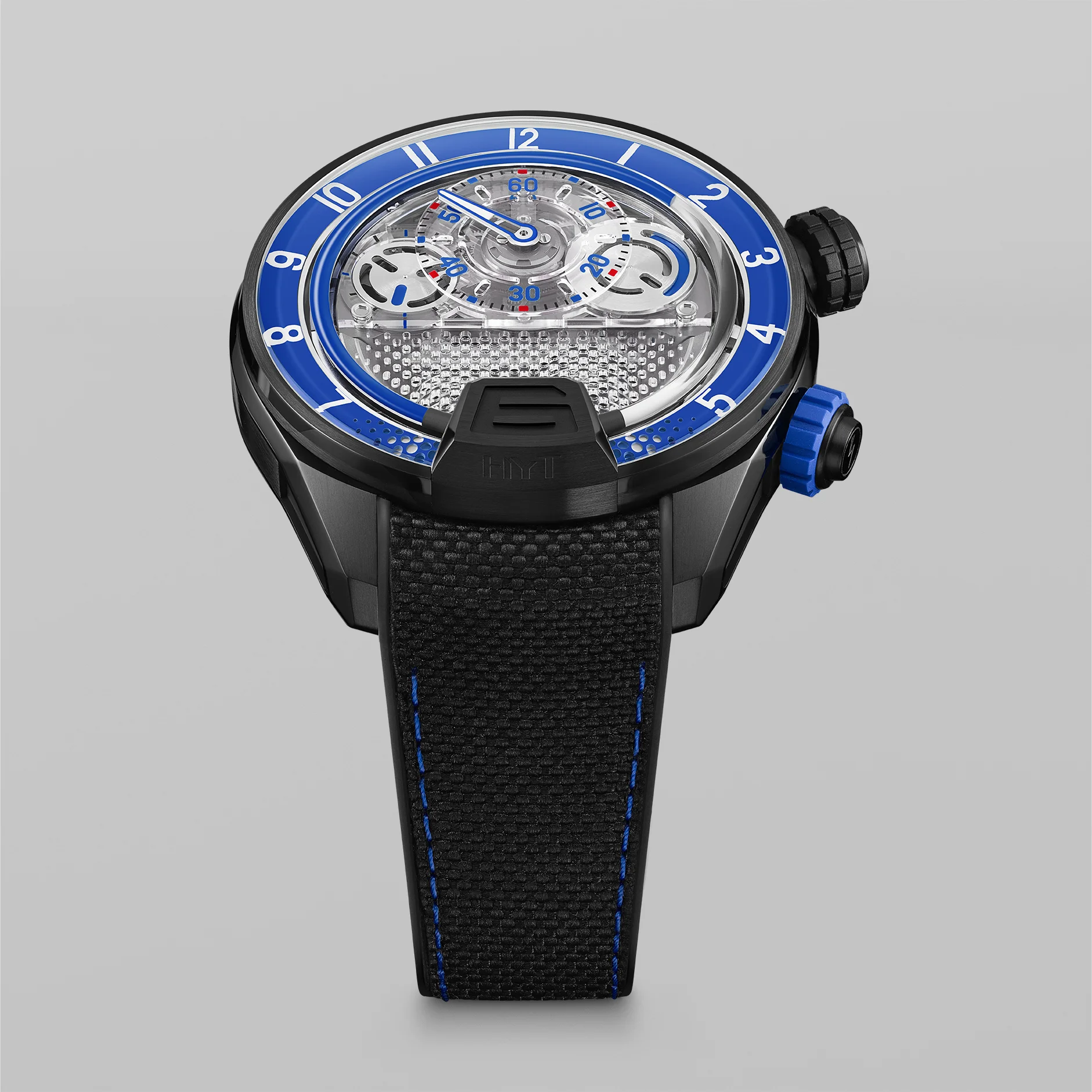 HYT-H4-BlueFluid-FrontView-66x66cm-72dpi-RGB.jpg