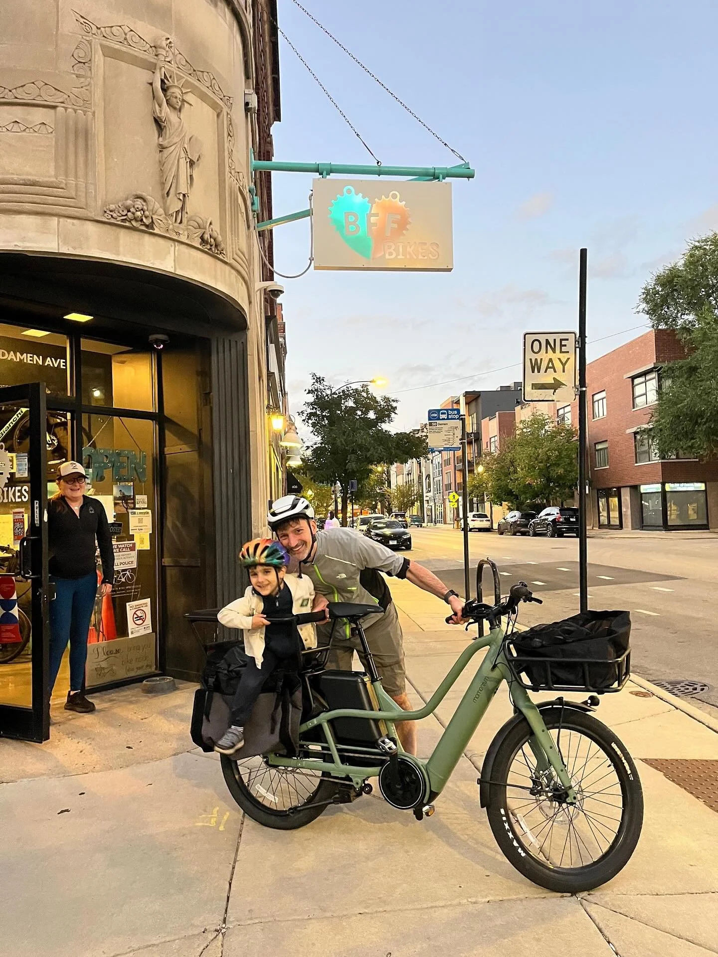 Happy New Bike Day! 🚲⚡️💨 We couldn&rsquo;t be happier for Adrian and his son for picking up this Fall Sale E-Pakyak for his commute to school and back!  This is indeed what this bike was made for! Smiles all round!!!⁠
⁠
#NewBikeDay #CargoEBike #Bik