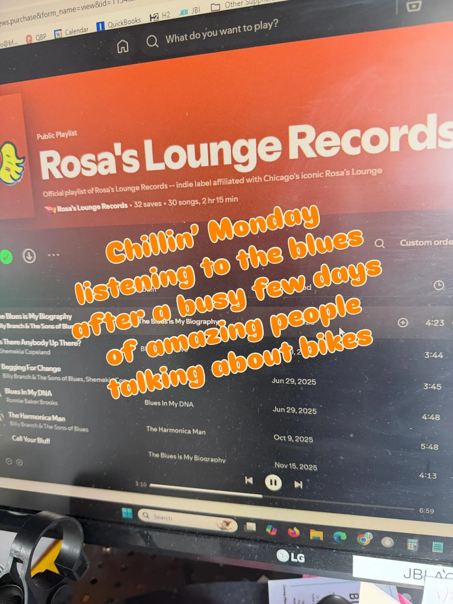 Chillin with @rosaslounge Spotify station. A full weekend of awesome people at the store.  We are so grateful to those who came out to support our local bike enthusiasts!!!

@illinoismtb 
@bikelaneuprising 
@tkholisticwellness 
@4atarendurance