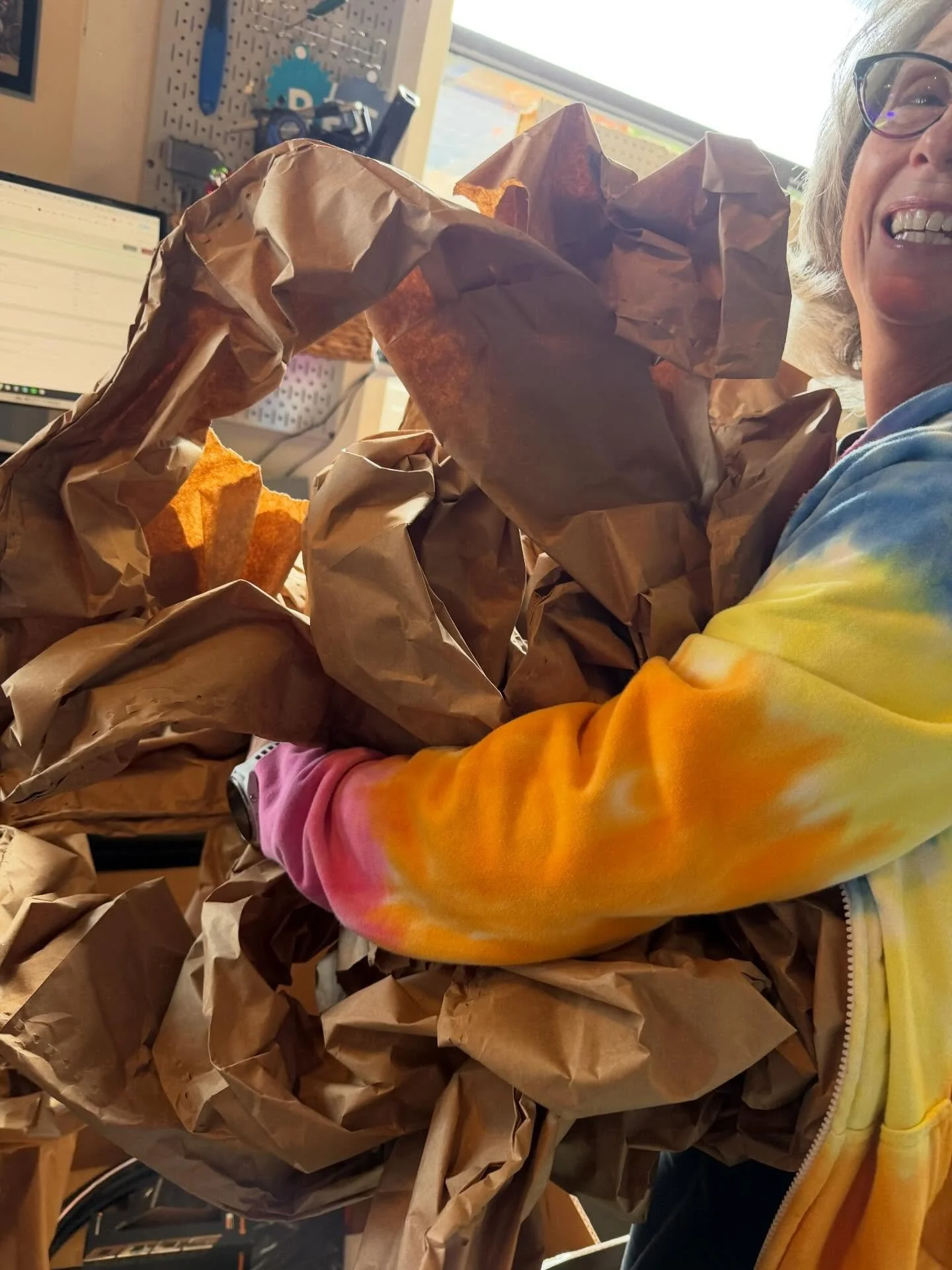 Luckily we have company&rsquo;s like @ecoship_chicago who will save this perfectly good brown packing paper from the landfill and will provide it to someone else who needs perfectly good packing paper. Thank you ecoship!!!
#earthday