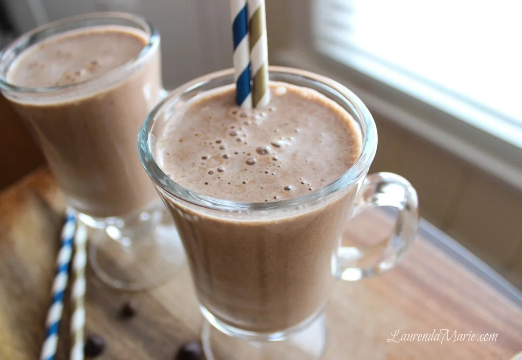 Chocolate Espresso Protein Smoothie | Coffee Smoothie Recipe | Clean Eating