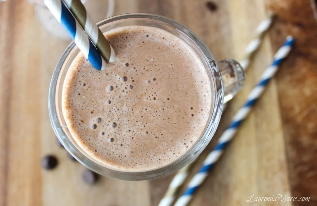 Chocolate Espresso Protein Smoothie | Coffee Smoothie Recipe | Clean Eating