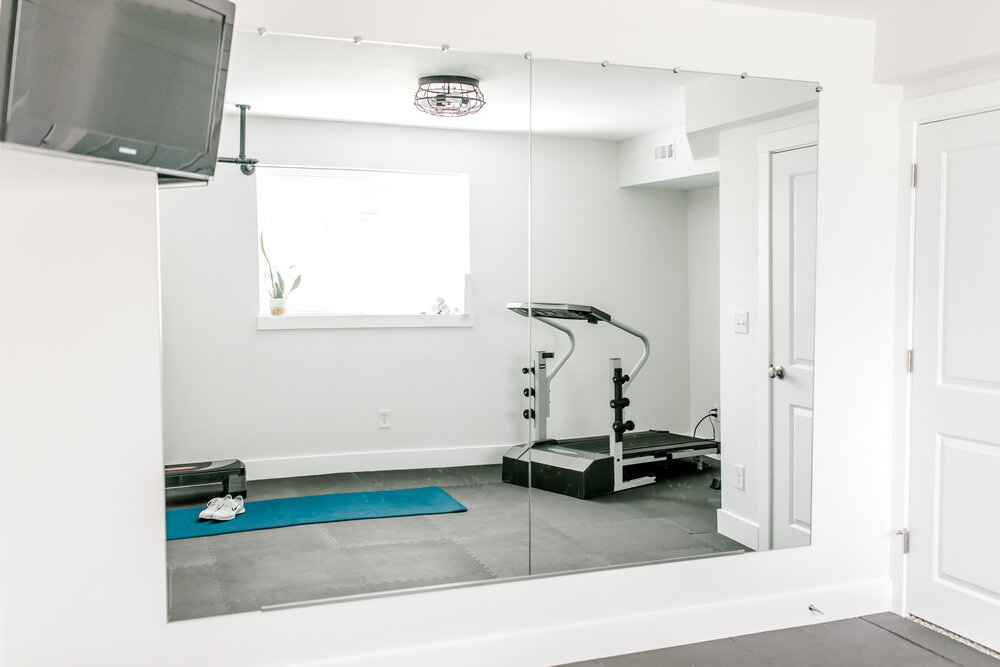 Small Home Gym with Treadmill | Tips for Designing a Home Gym | Small Space Minimal Home Gym