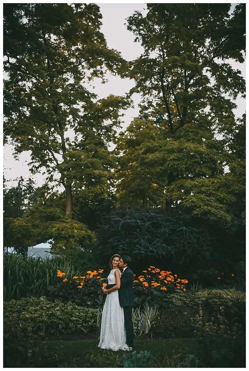 wedding photos at van dusen botanical garden