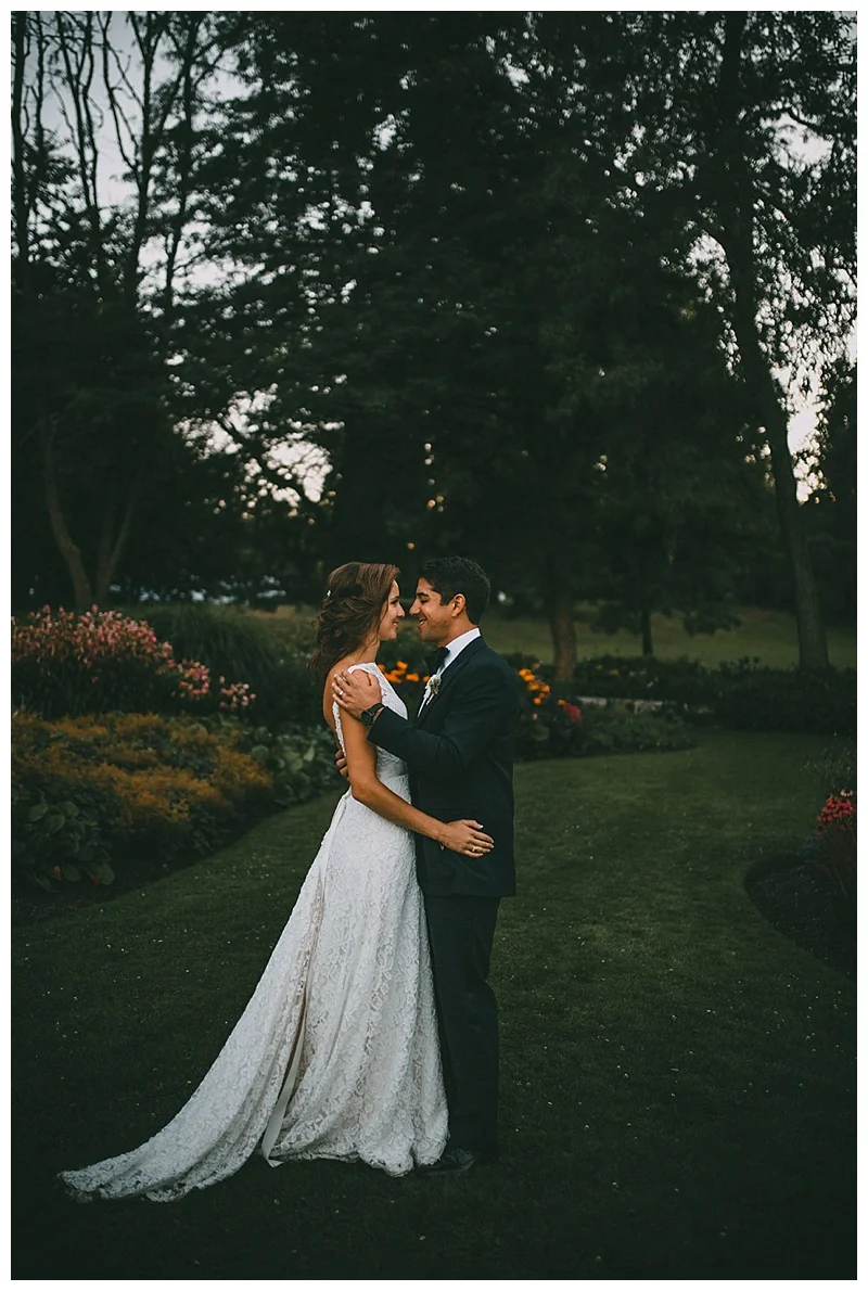 wedding photos at van dusen botanical garden