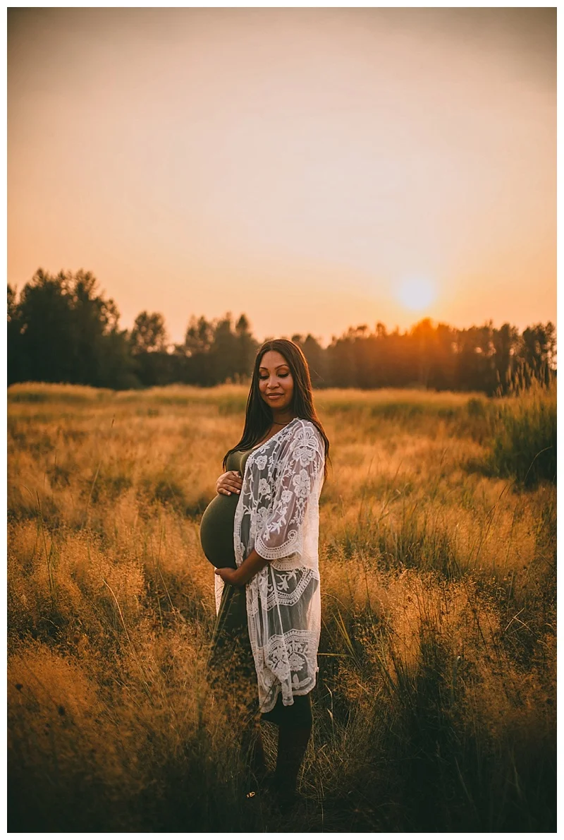 maternity photographer in maple ridge
