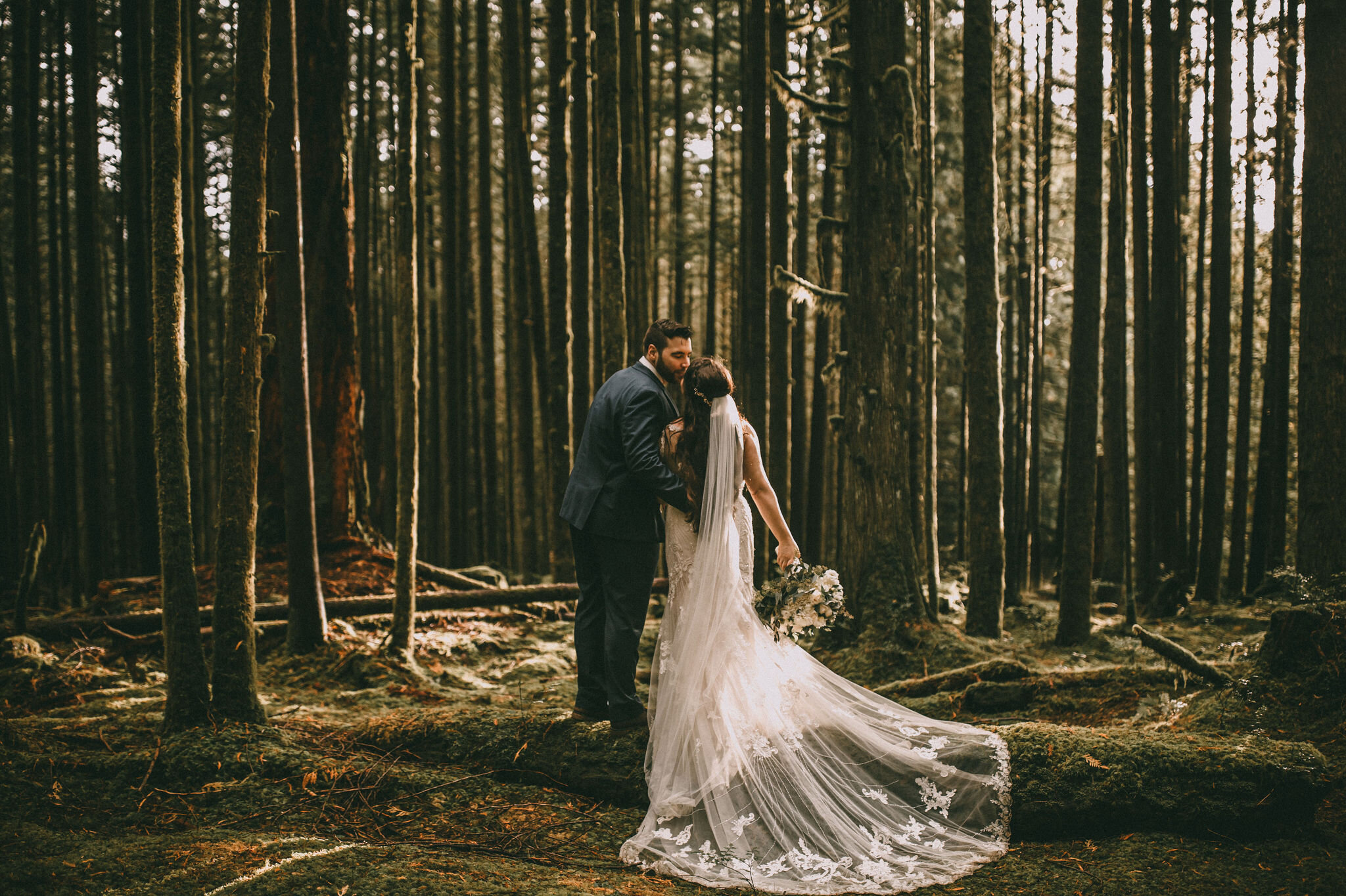 forest wedding photos at spirea nature trail