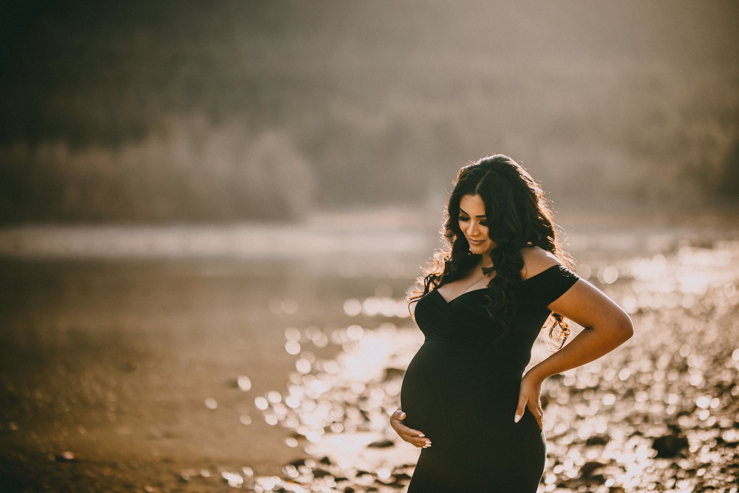 Maternity Photographer in Maple Ridge