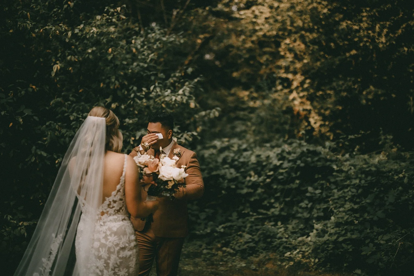 wedding at redwoods golf course in langley, bridge and groom
