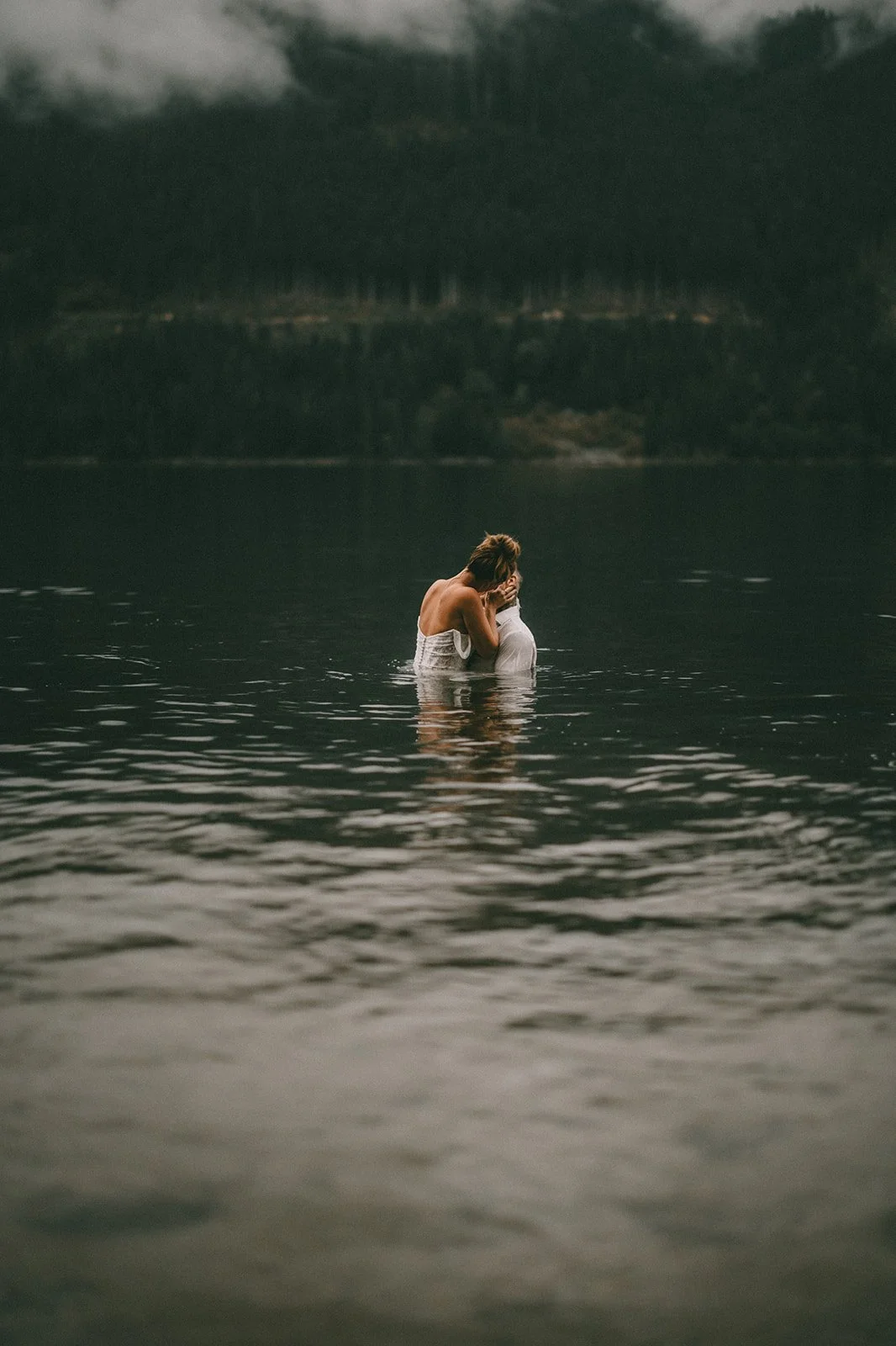 intimate wedding photos chilliwack