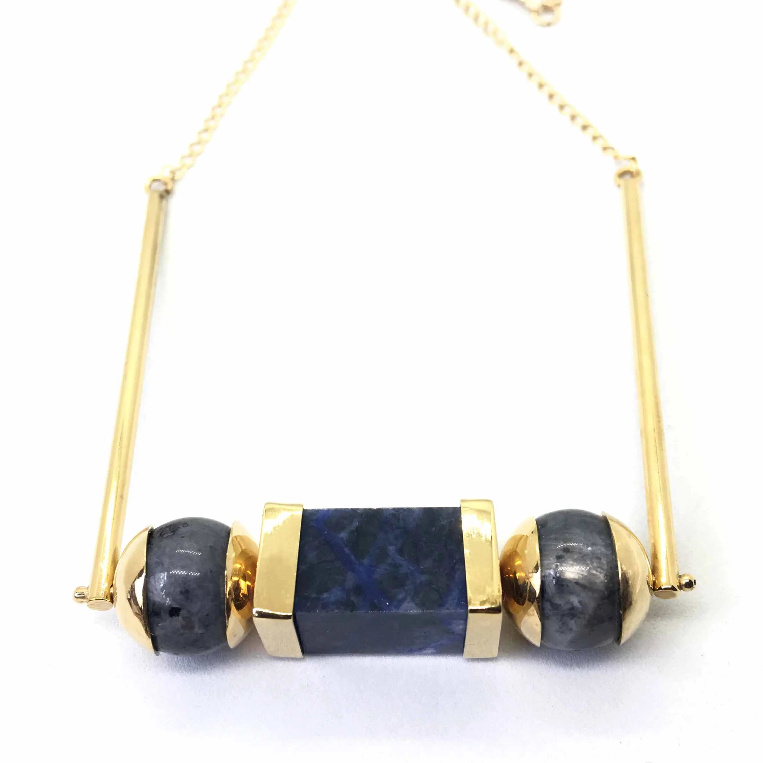 Round Cube Grey necklace