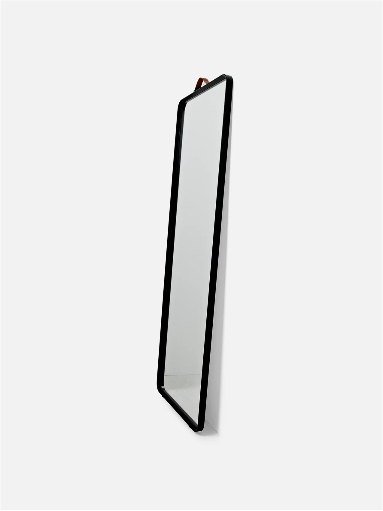 7800589_Norm_Floor_Mirror_Black_02.jpg