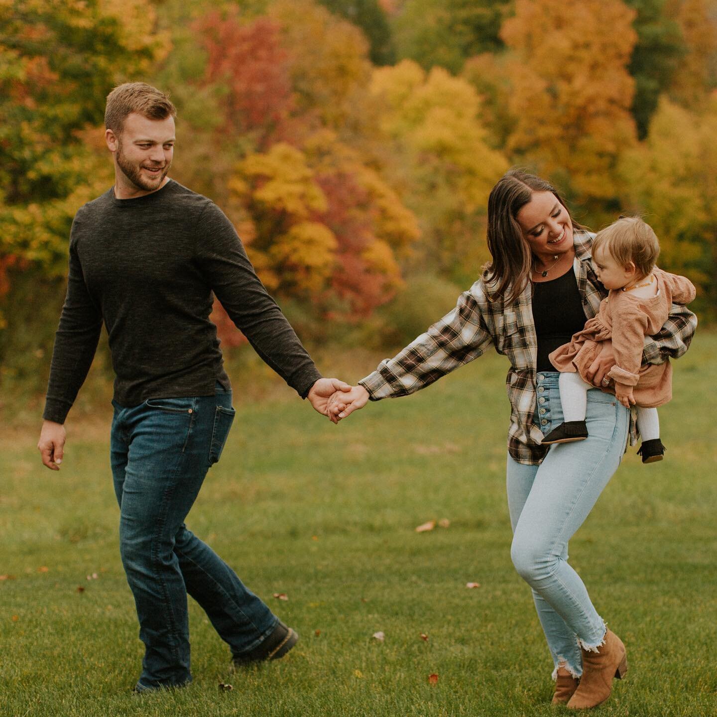 so much love for this sweet family &mdash; from engagement session to wedding to maternity to family session, wow i&rsquo;ve been blessed by you, @cody.gordon + @meghan_gordon19 🥹🫶🏼 love y&rsquo;all so much and so obsessed with sweet nora!