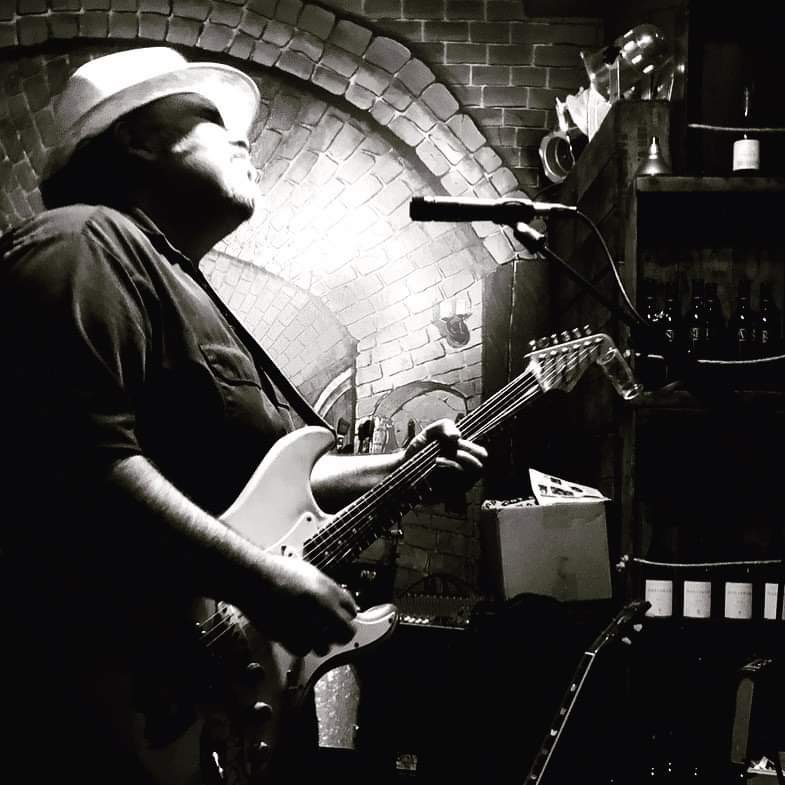 Rock &amp; Roll Pizza Ray Jaurique Trio