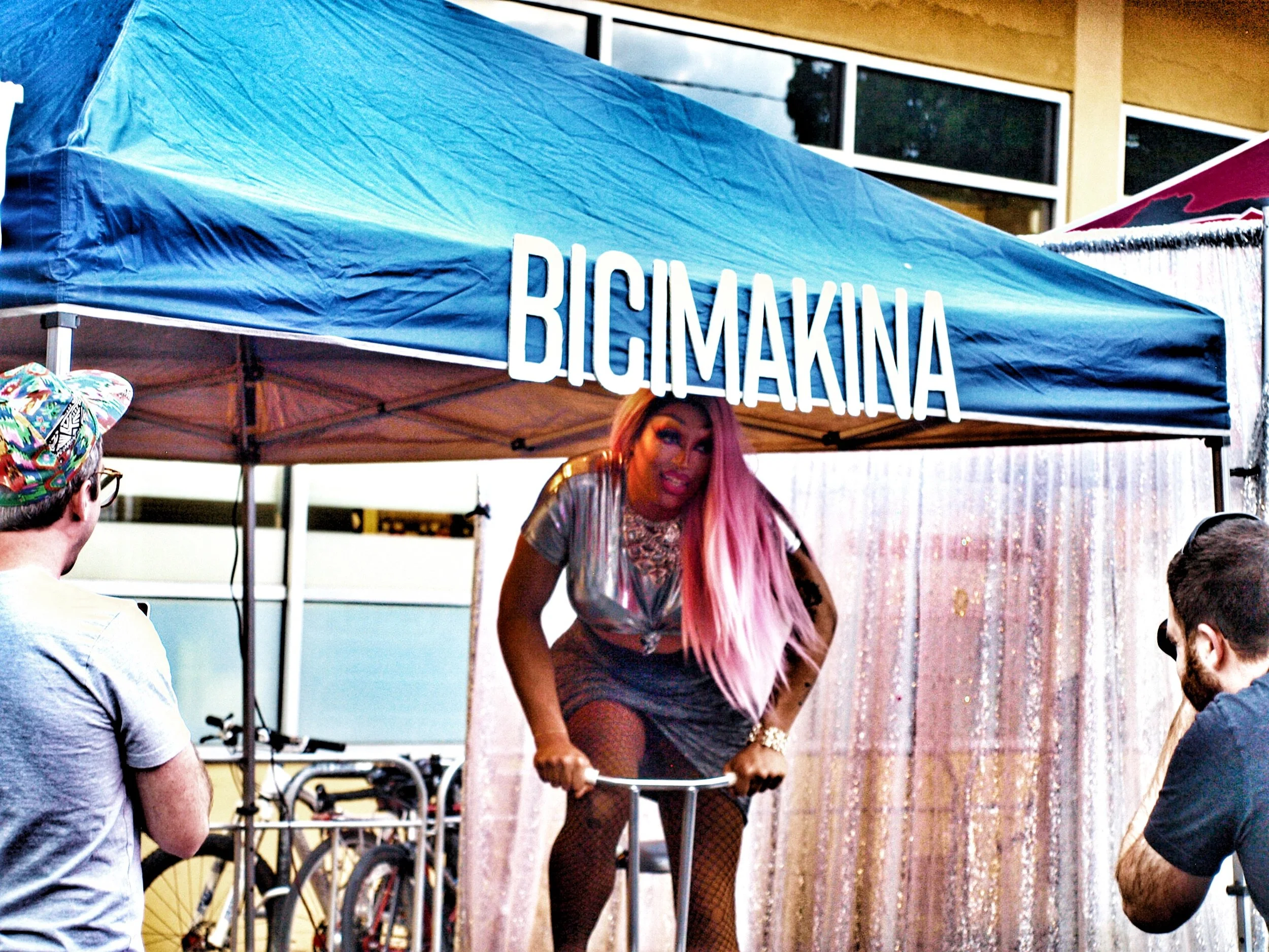 Local PDX drag legend @flawless.shade crushes it on the Balloon Bike! 