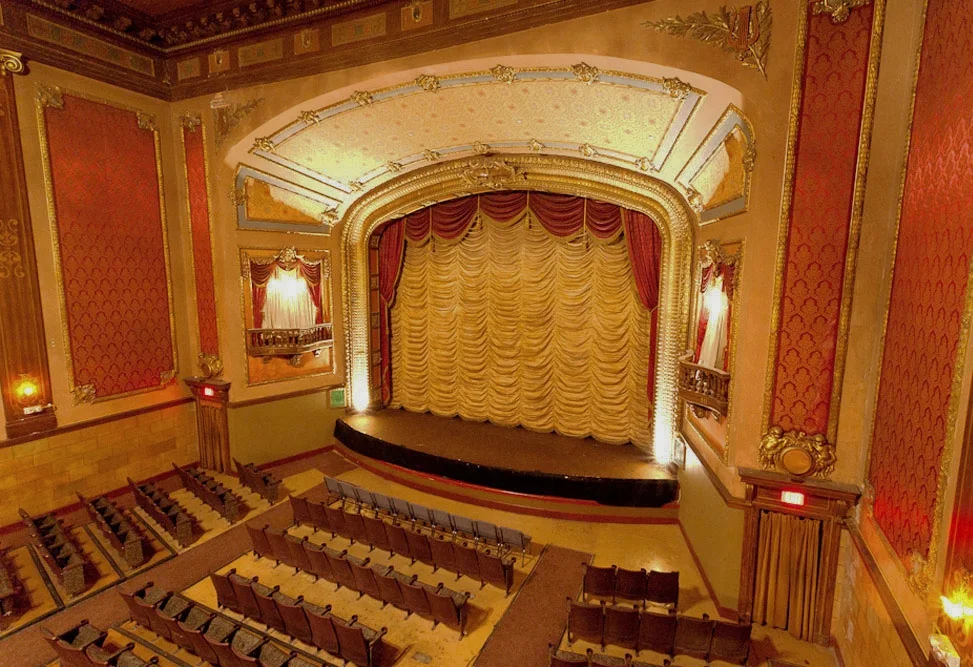 ellen_interior_cheated06.jpg
