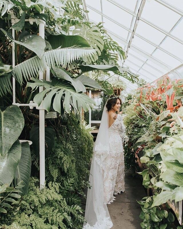 In a world with so much chaos going on, bring in the Good Vibez only ✨
.
.
Coordination: @weddingeventsbyathena
Photog: @solaleephoto
.
.
#weddingeventsbyathena #specialevents #weddingcoordinating #pnweddings #seattleweddings  #meetthecarcellars #sol