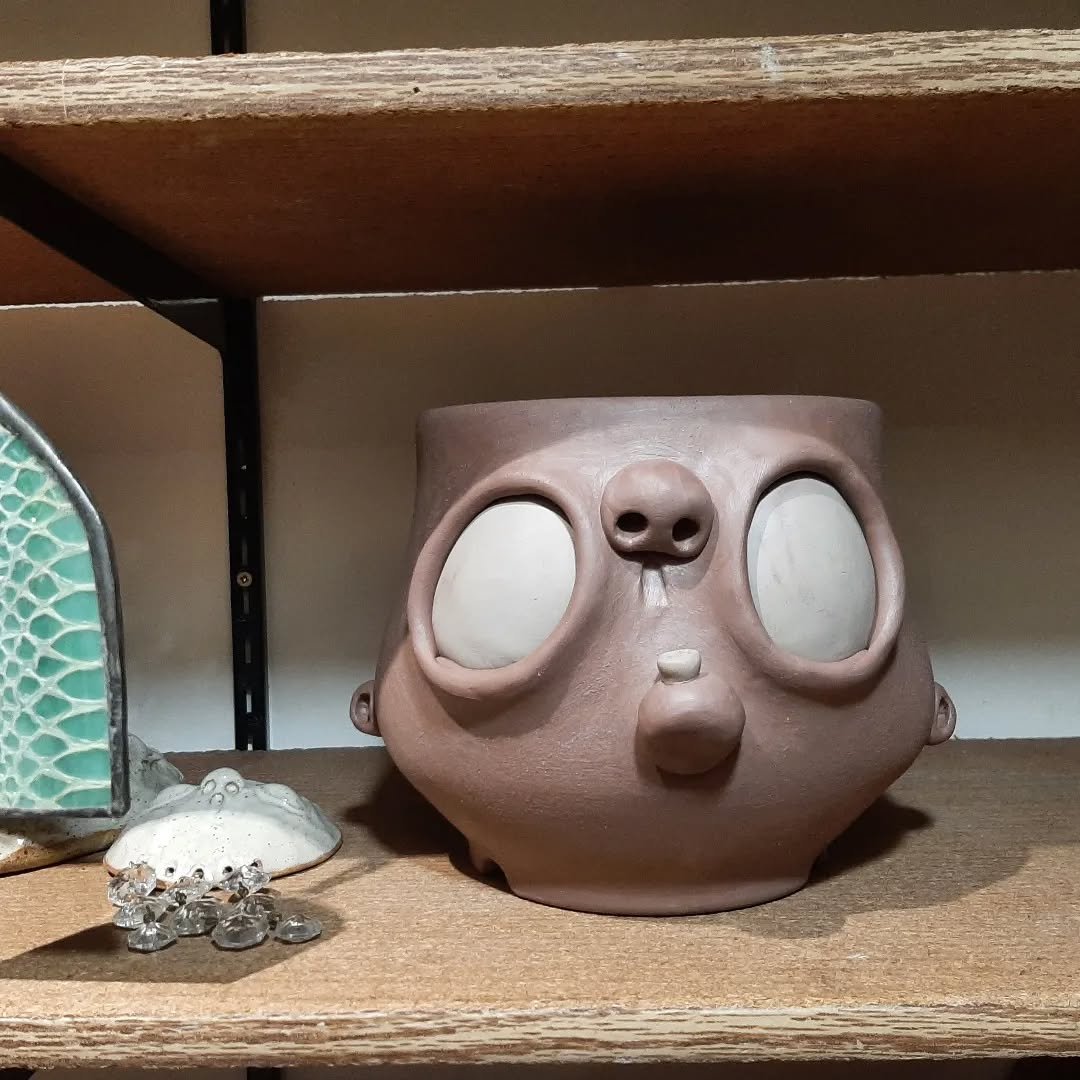 First pot of 2025. Made out of the soft recycled clay of last year. Boy do I hate recycling clay but I sure do love throwing with it!