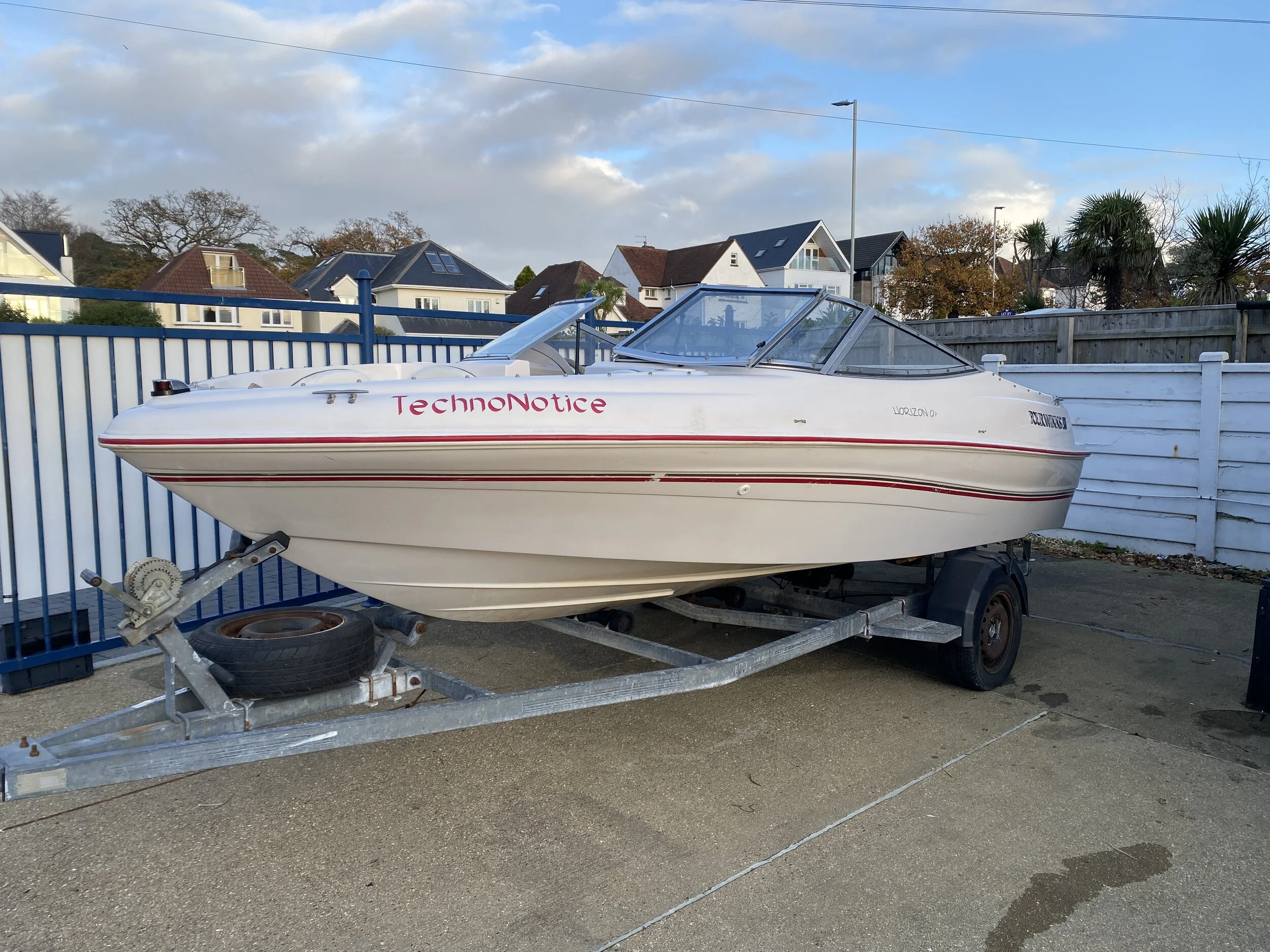 Blue Lagoon Marine Uk Four Winns Horizon Qx