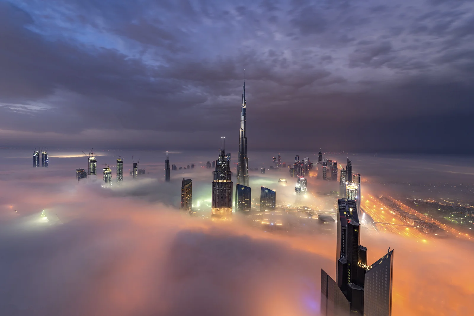 Burj Khalia with fog