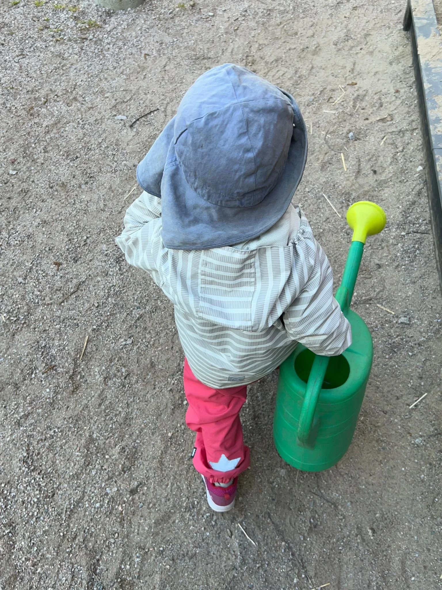 Garden blog Aaro watering can.jpg