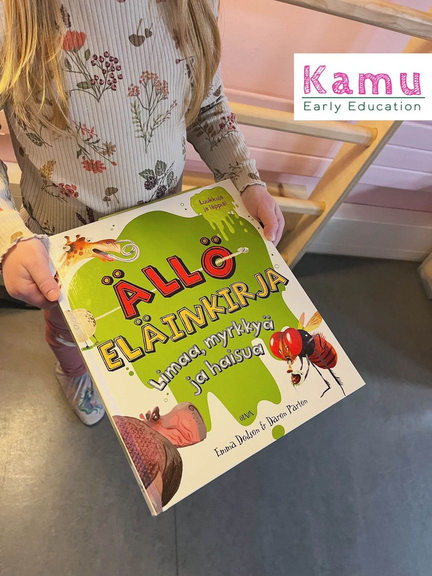 Luonto ja sen ihmeet kiinnostaa. 🕷️🦛🦥 Kaikessa &auml;ll&ouml;ydess&auml;&auml;n t&auml;m&auml; on yksi Joutsenten lasten lempikirjoista. 

Nature and its wonders are fascinating. 🕷️🦛🦥 Despite its gruesomeness, this is one of the favorite books 