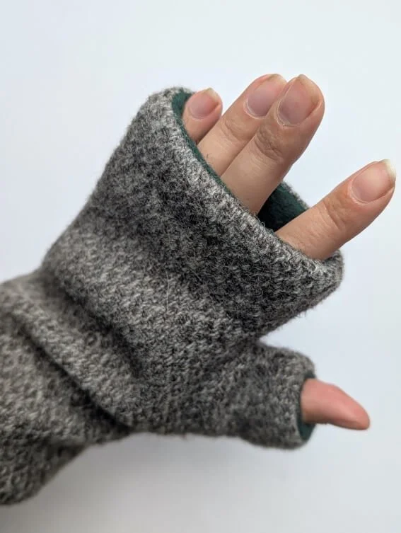 mittens 26 back sm.jpg