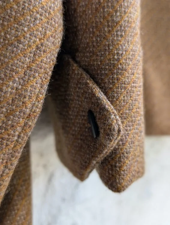 aur hem detail sm.jpg