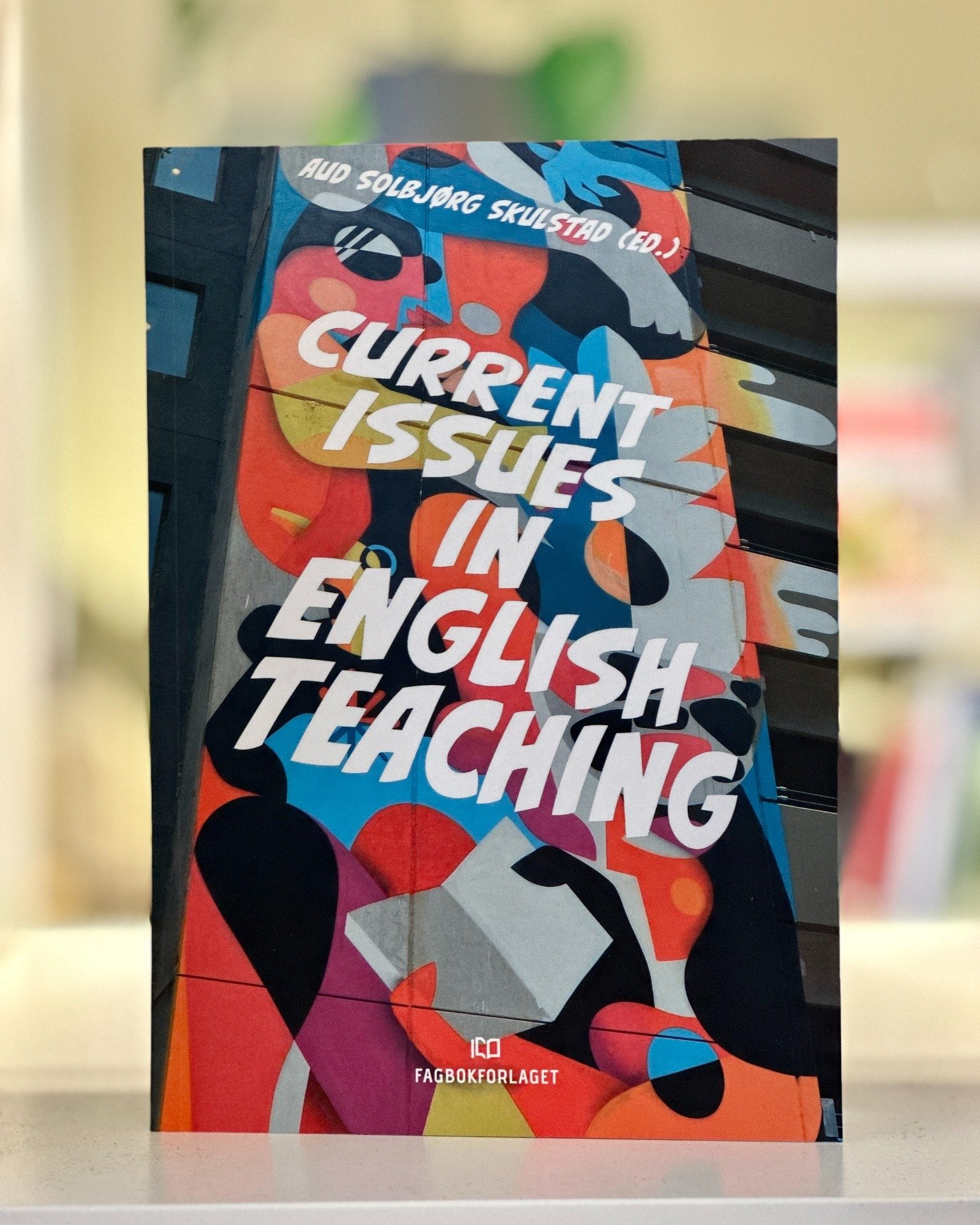 NY BOK 🎉 Current issues in English teaching utforsker et rikt utvalg av praktiske og teoretiske tiln&aelig;rminger til undervisning og vurdering i engelskfaget. Dette omfatter bruk av ny teknologi som videospill, VR-briller, narrative apper og kunst