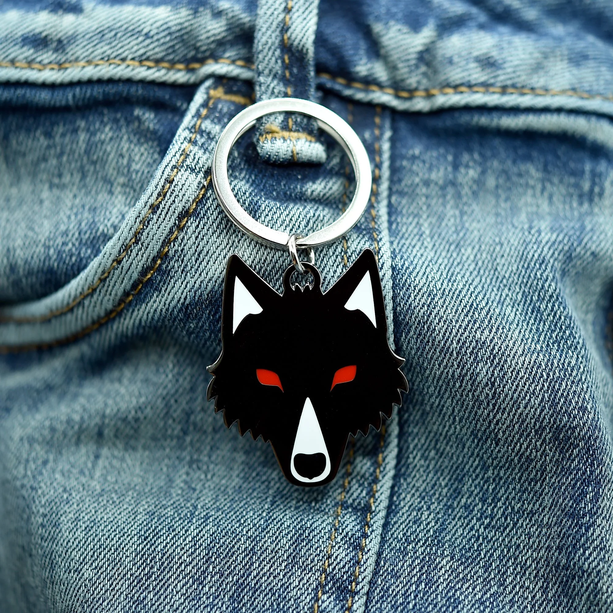 ESCA Wolf Emaille Schlüsselanhänger