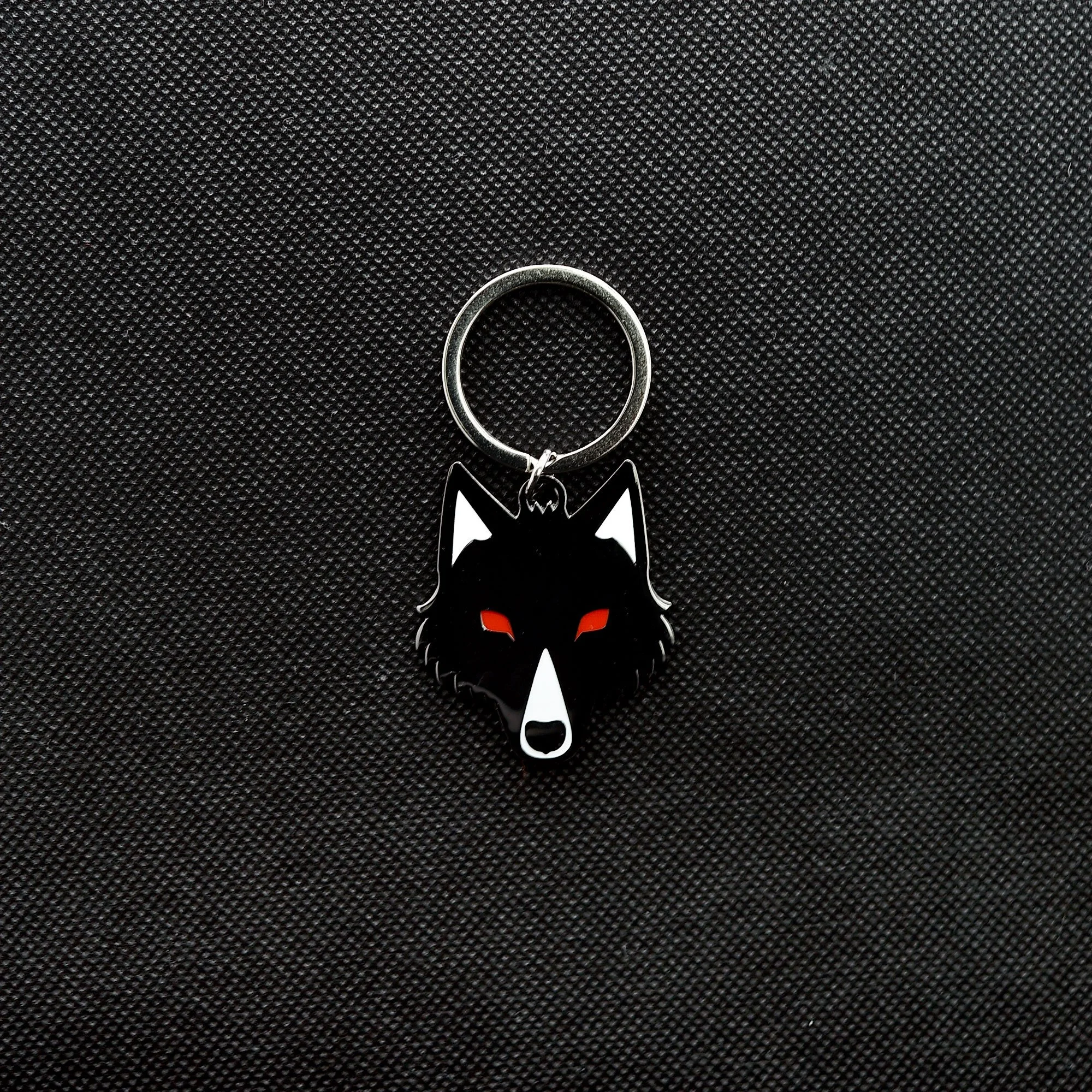 ESCA Wolf Emaille Schlüsselanhänger