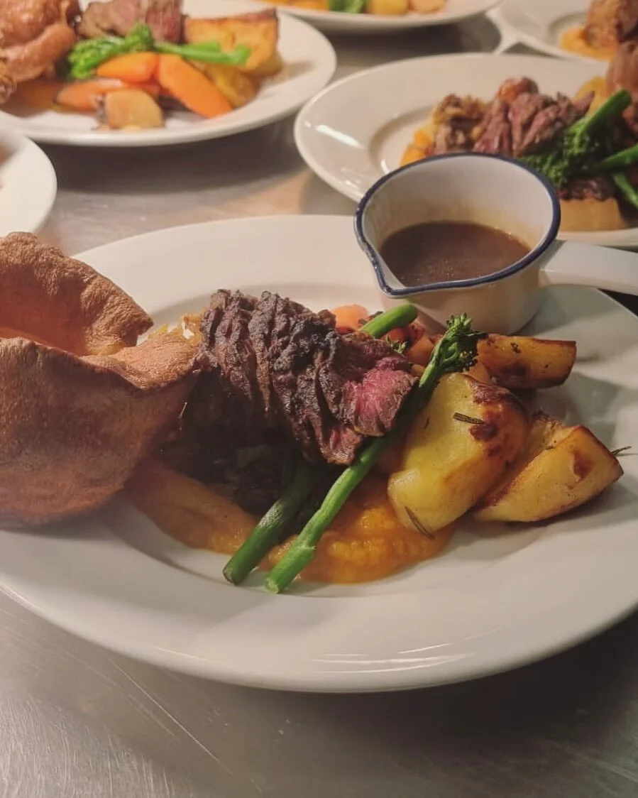 It&rsquo;s Sunday, it&rsquo;s roast day! Serving these beautiful goodness till 6pm (or until we run out) 🤤- meaty and veggie options available!

#sundayroast #ladywell #lewisham #pubfood