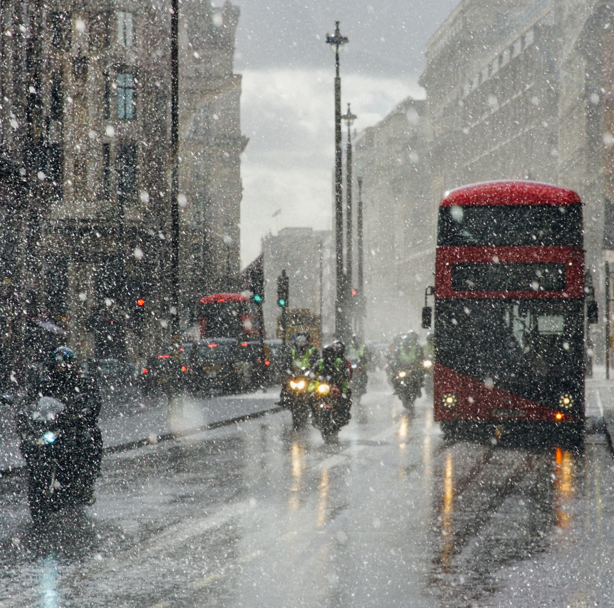 Дождь в лондоне. Дождливый Лондон. Климат Лондона. Пасмурный Лондон.