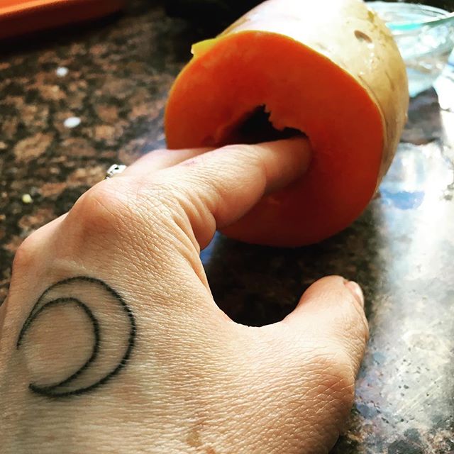 #SF #breakfast: #consensually #violated #papaya and #leftover #burrito #butt 
#moontattoo #bighand #sanfrancisco #queer #foodporn