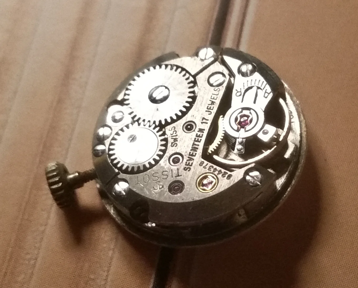 Tissot 709 swiss made vintage watch movement broken balance 17 jewels  spares — Time2Timepiece