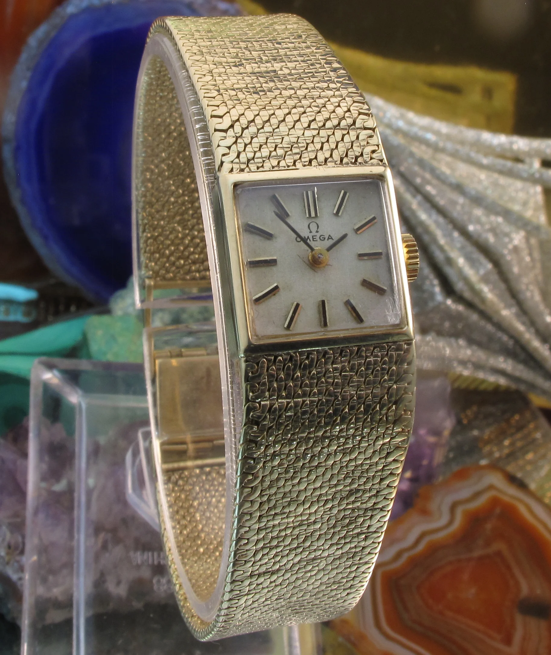 Omega Ladies 9 Ct Gold Watch Serviced 2 