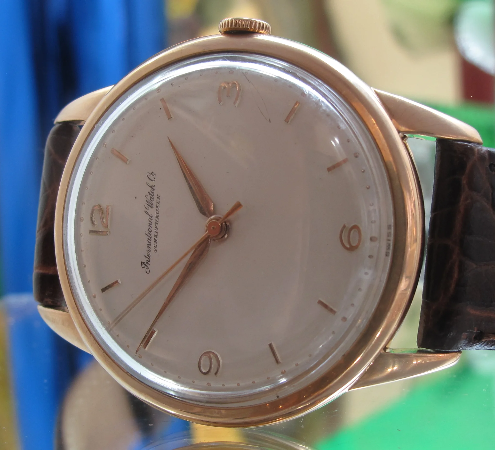 Rolex sub gold black Movements (16 of 28).jpg