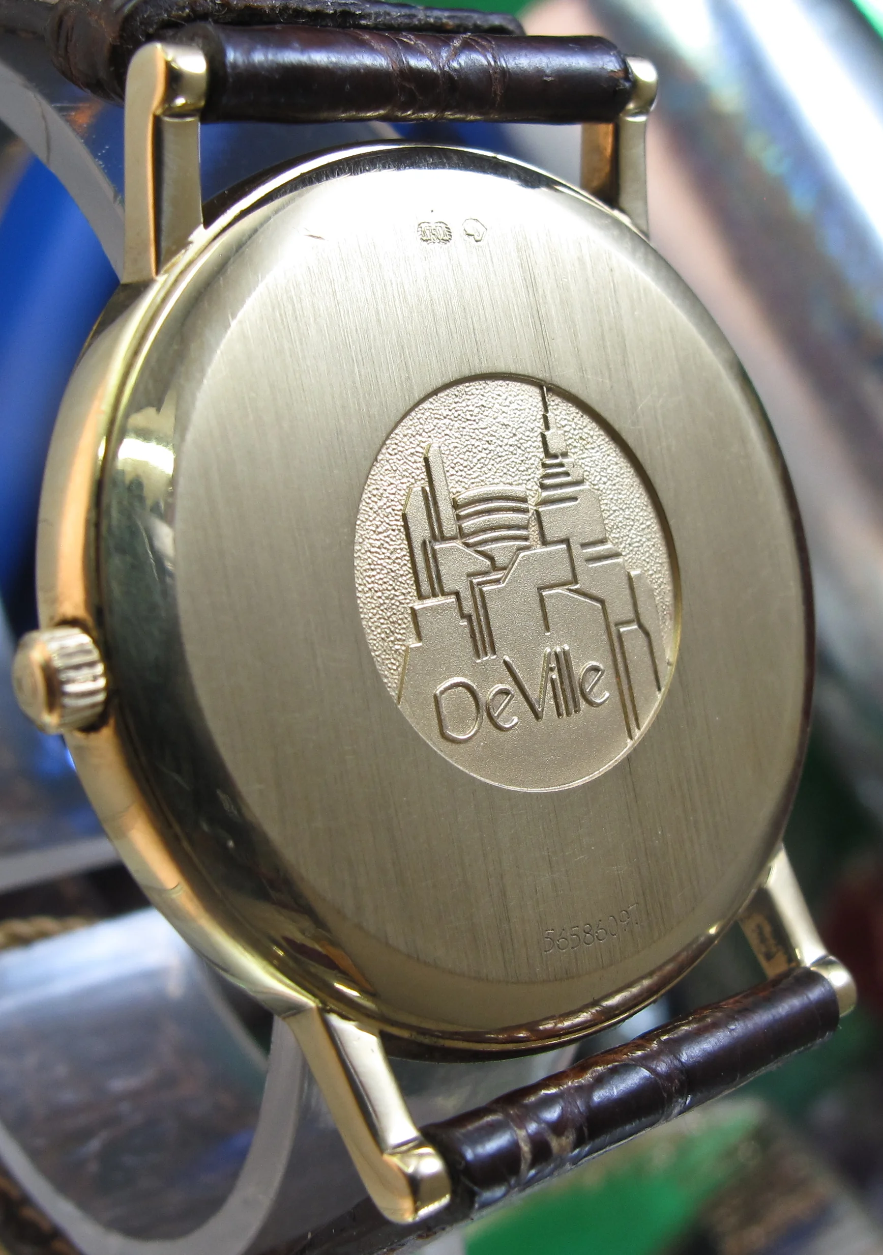 Rolex sub gold black Movements (33 of 62).jpg