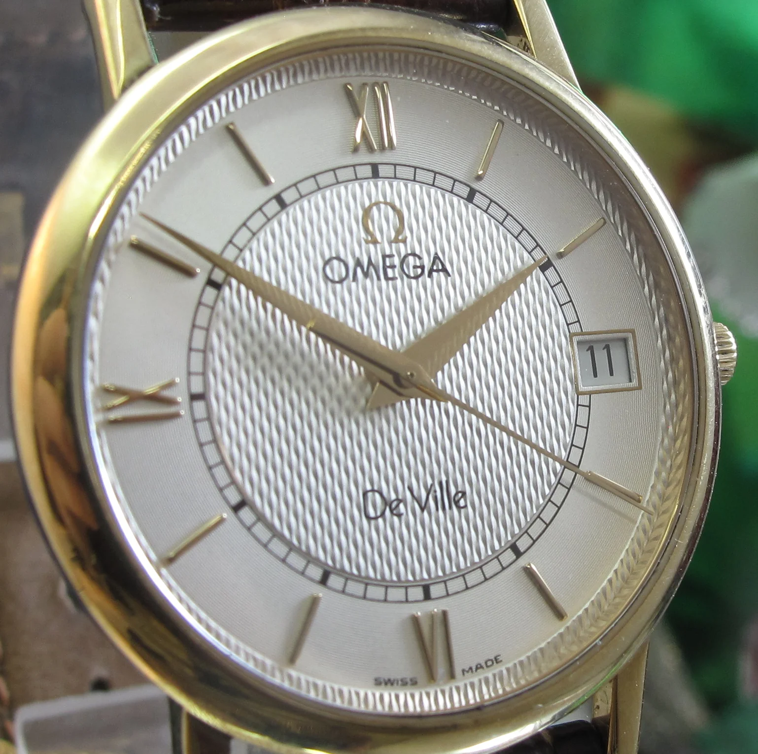 Rolex sub gold black Movements (38 of 62).jpg