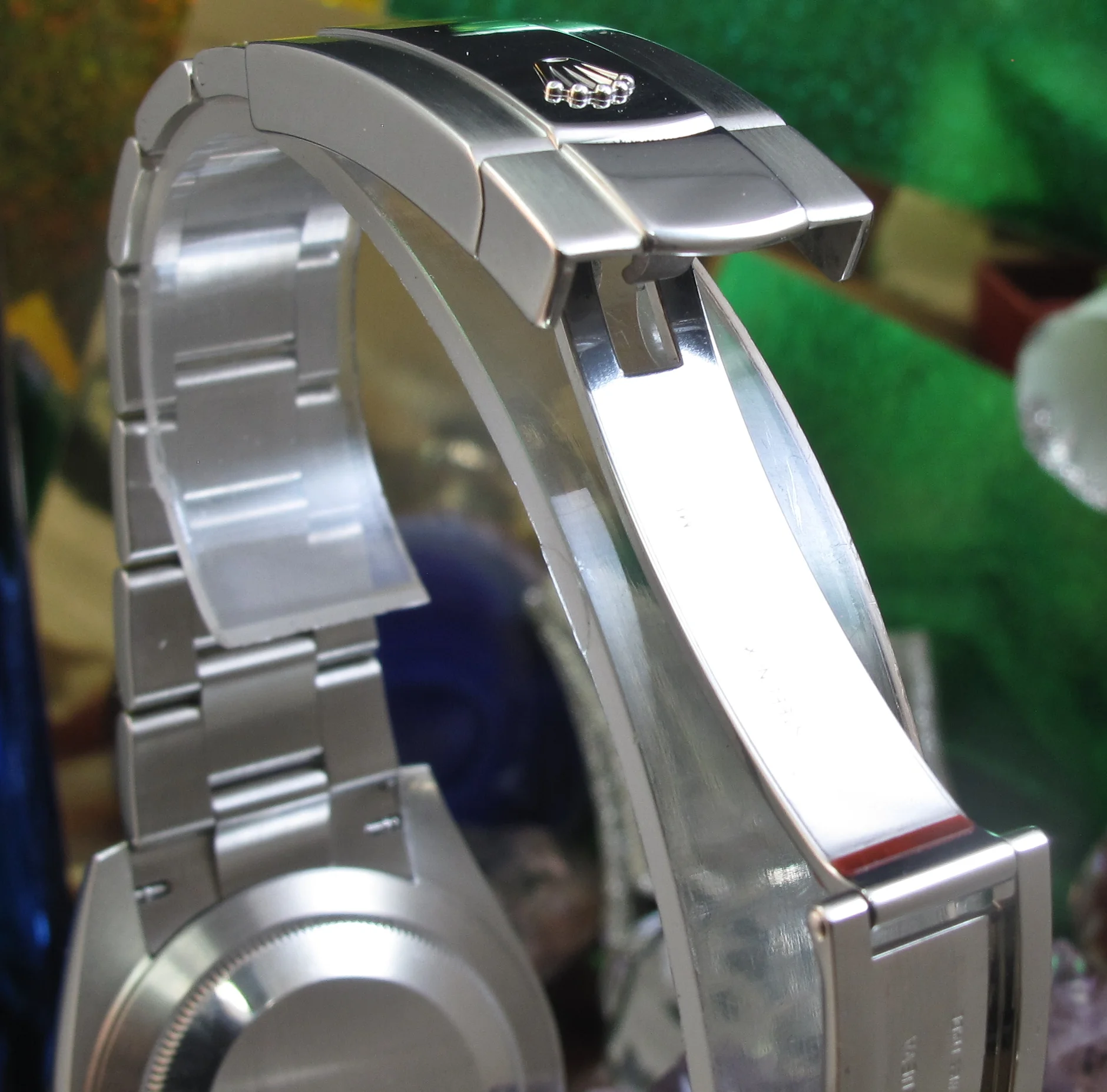 Rolex sub gold black Movements (11 of 17) - Copy.jpg