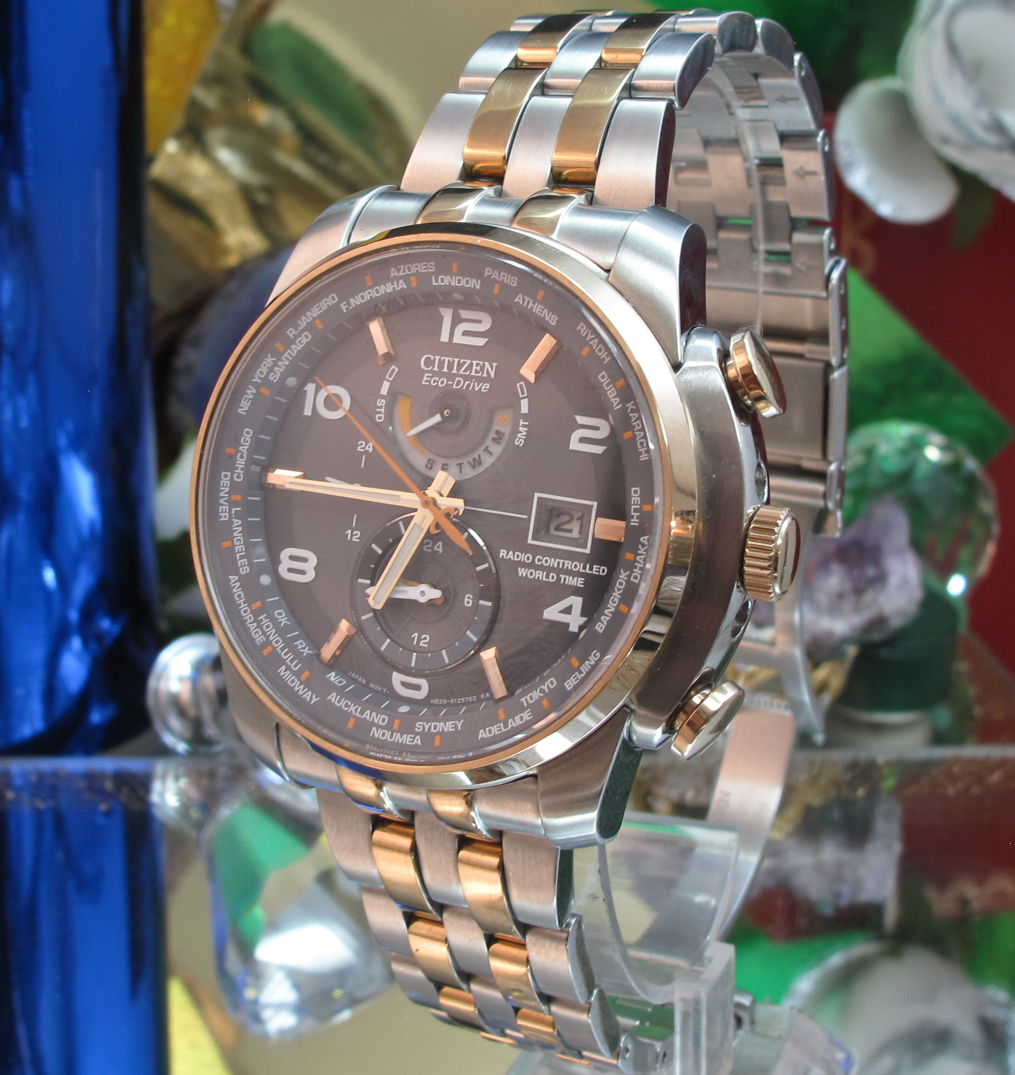Rolex sub gold black Movements (40 of 46).jpg