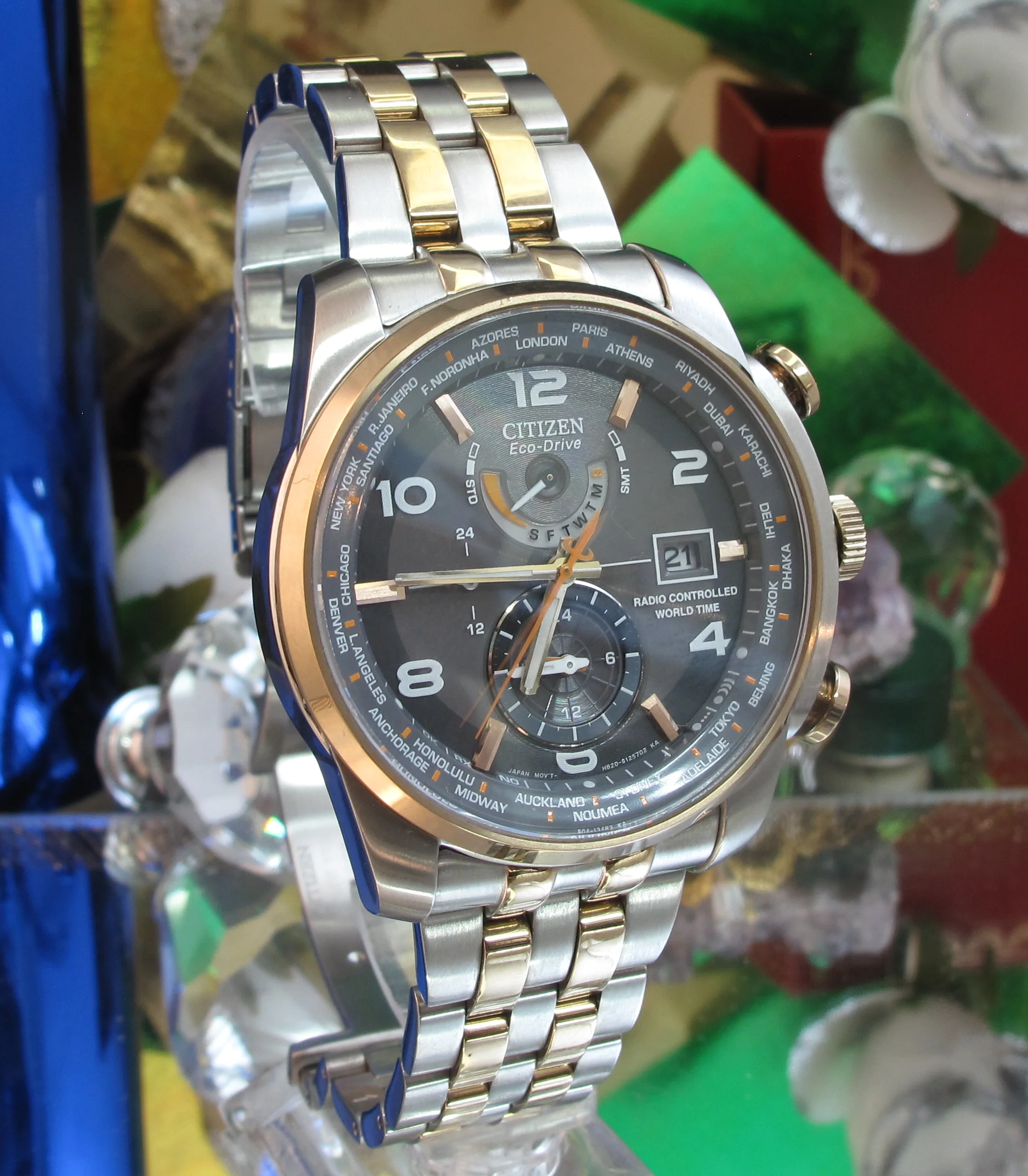 Rolex sub gold black Movements (43 of 46).jpg
