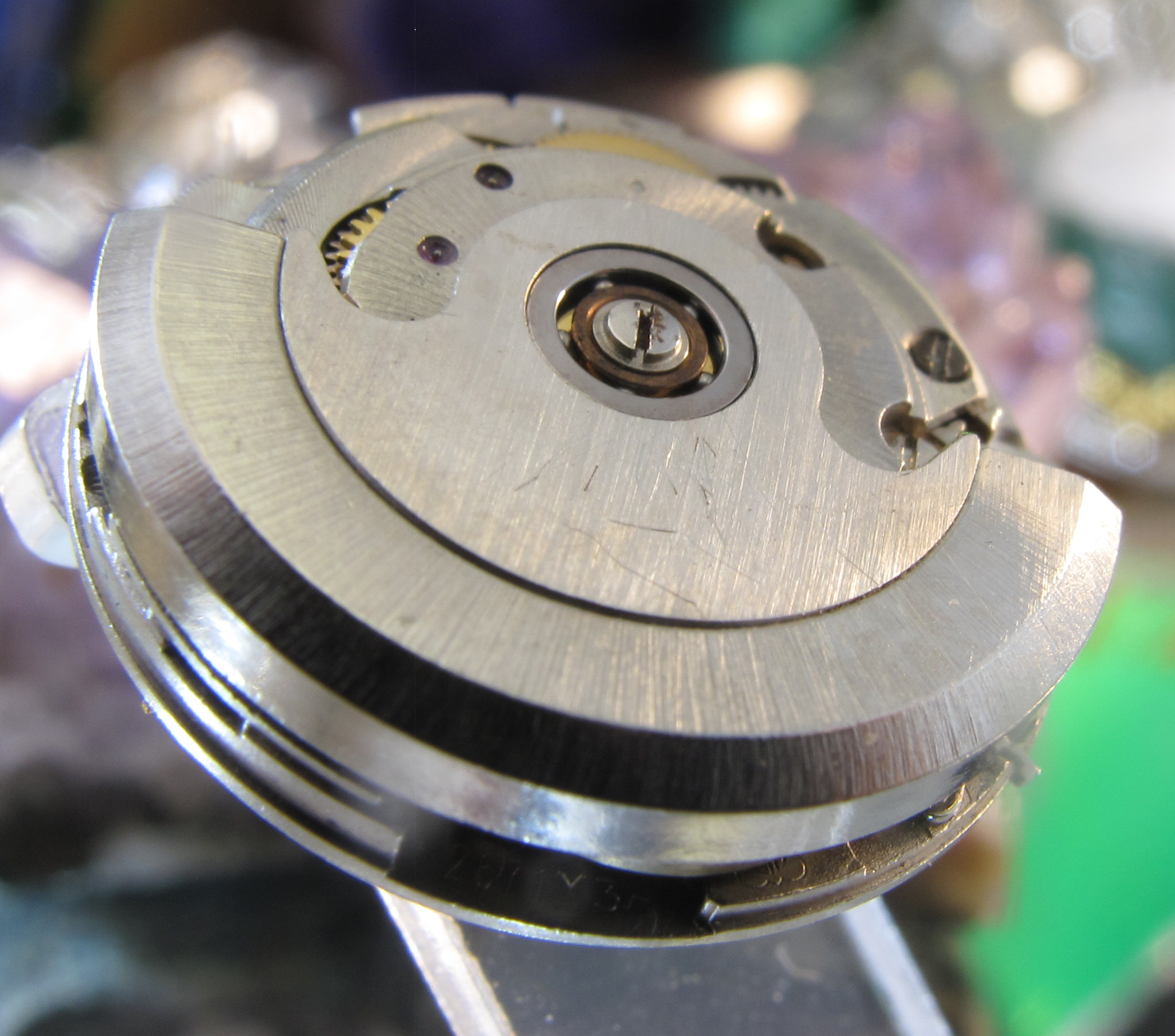 Rolex sub gold black Movements (39 of 75).jpg