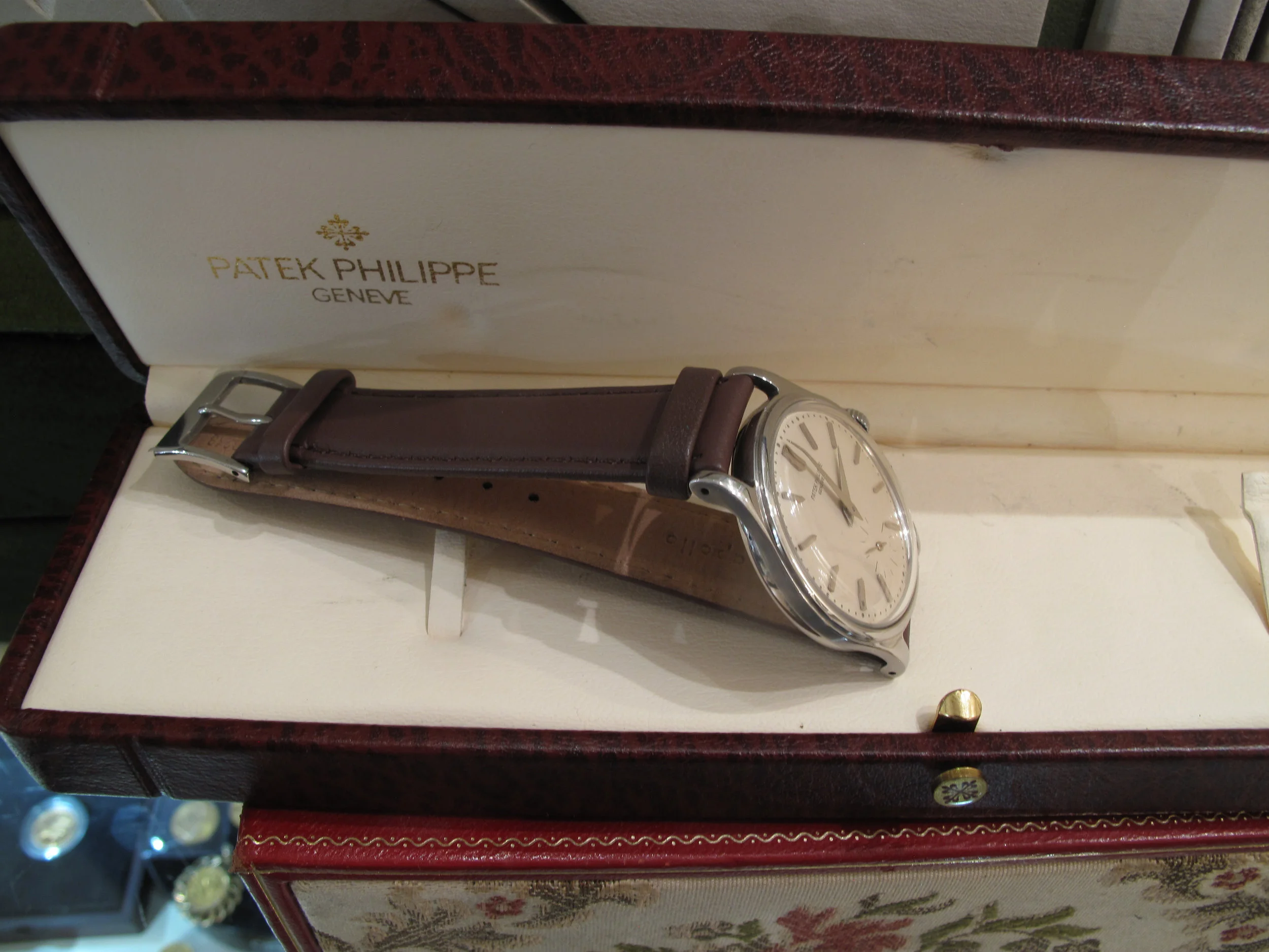 Rolex sub gold black Movements (33 of 36).jpg