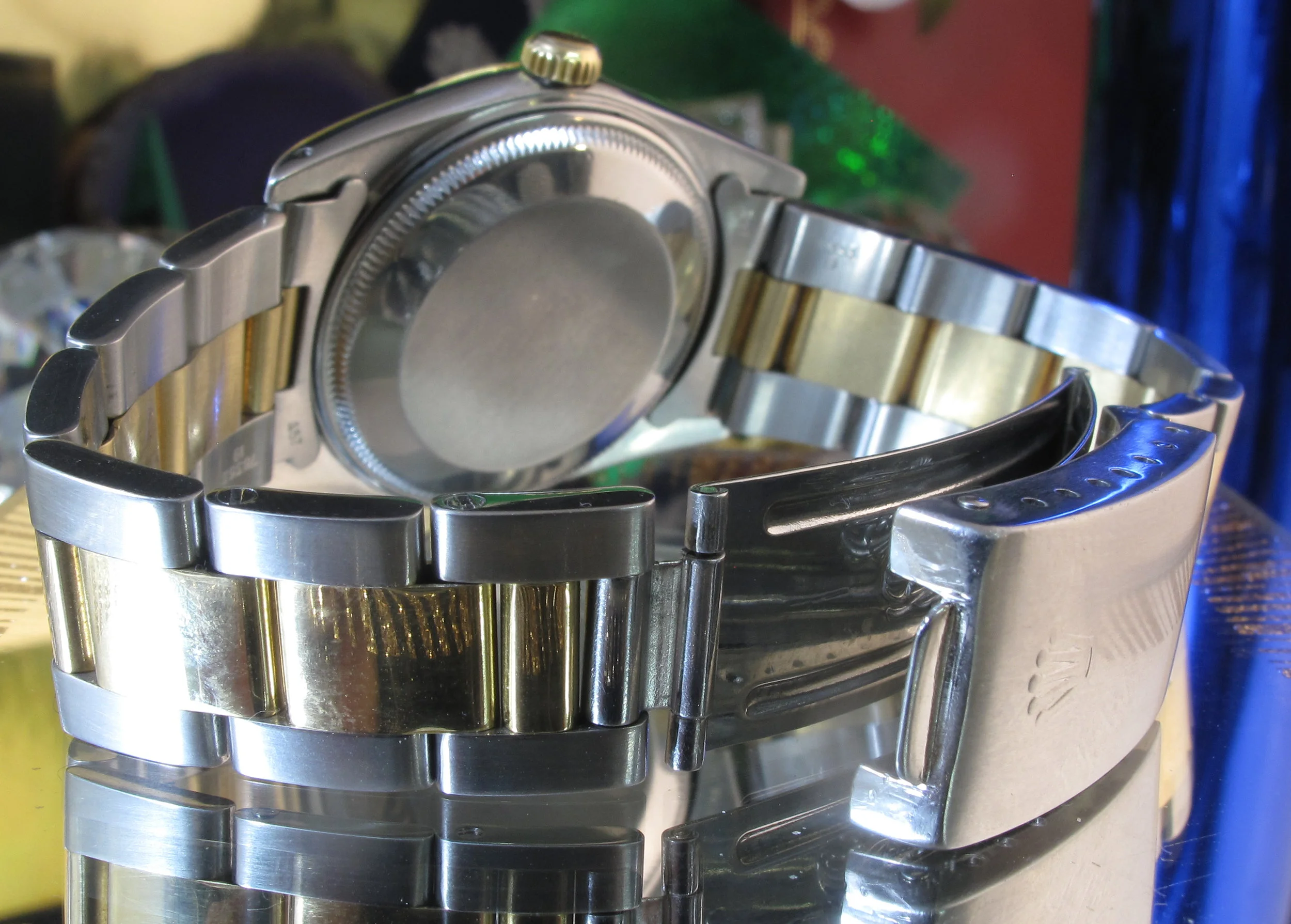 Rolex sub gold black Movements (13 of 36).jpg