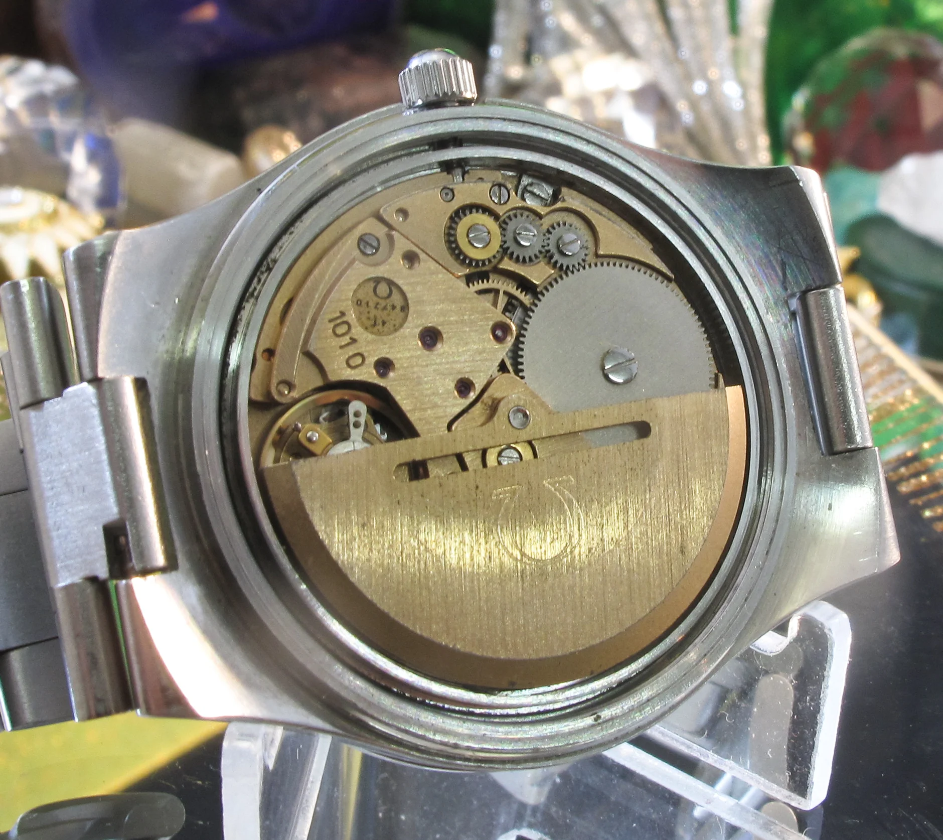 Omega Seamaster Automatic Cal 1010 Circa 1979 quick set date watch 166.0174  — Time2Timepiece