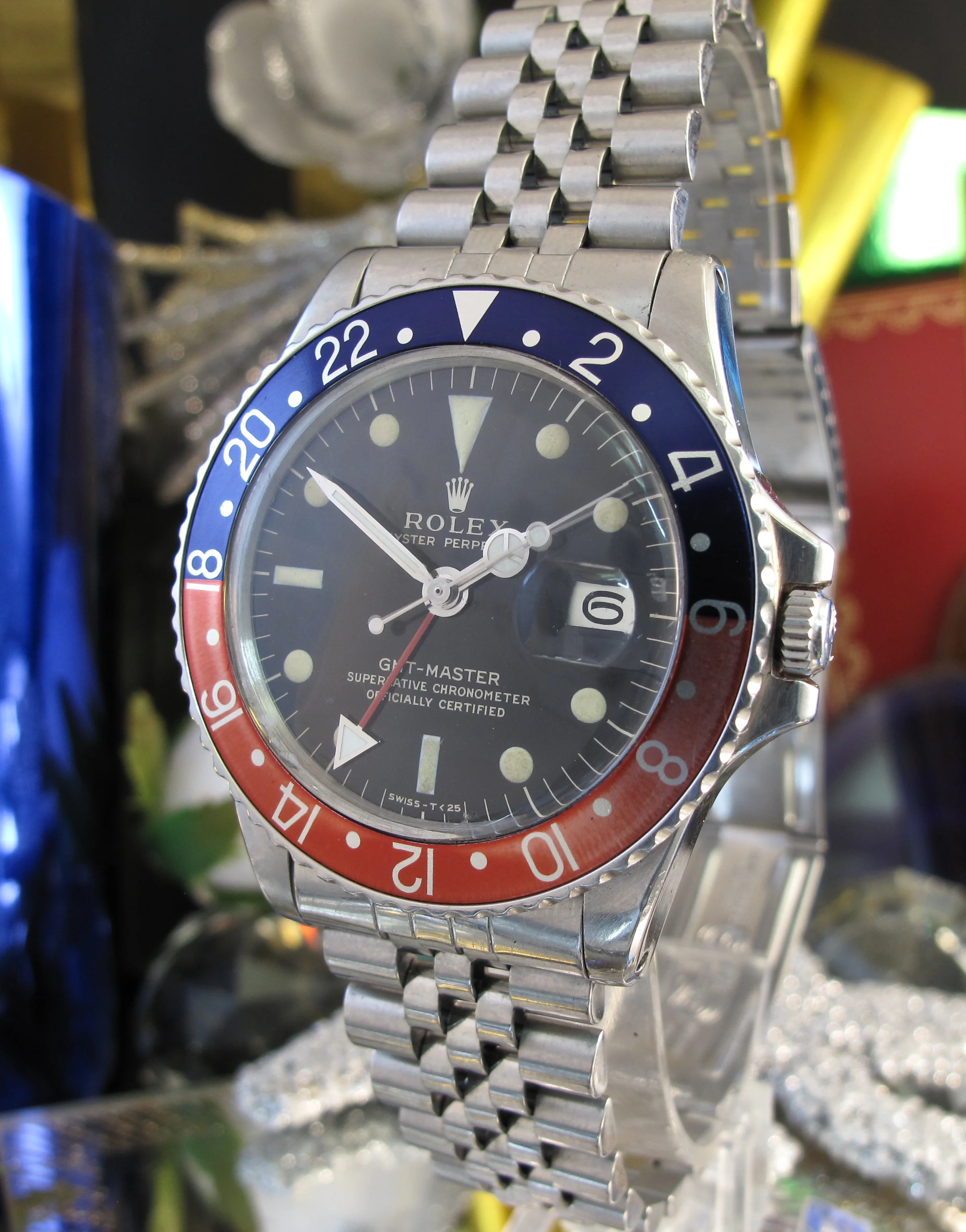 Rolex sub gold black Movements (4 of 46).jpg